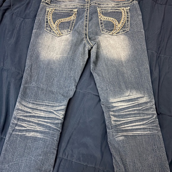 Ariya Women's Boot Cut Jeans in Faded Dark Blue Wash - Picture 2 of 4